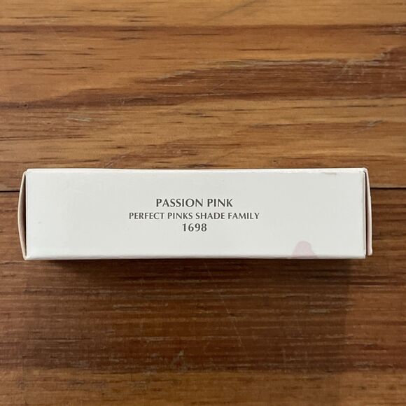 Mary Kay Lipstick Passion Pink 1698 Signature Color Moisturizing NOS Retired - Picture 3 of 8